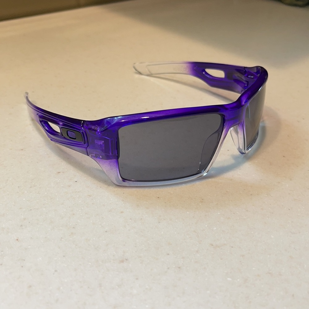 Oakley Sunglasses - Picture 2 of 8